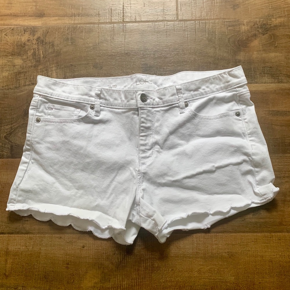 *MUST GO!*Perfect white denim shorts